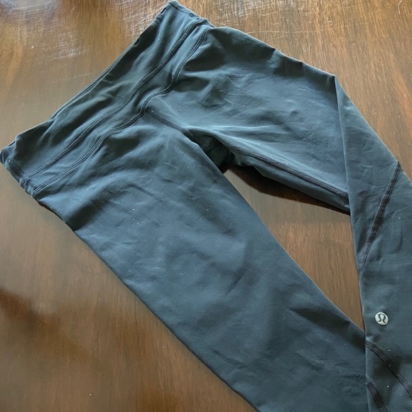 Lululemon Workout Fitness Leggings - Size 4 - Picture 2 of 5